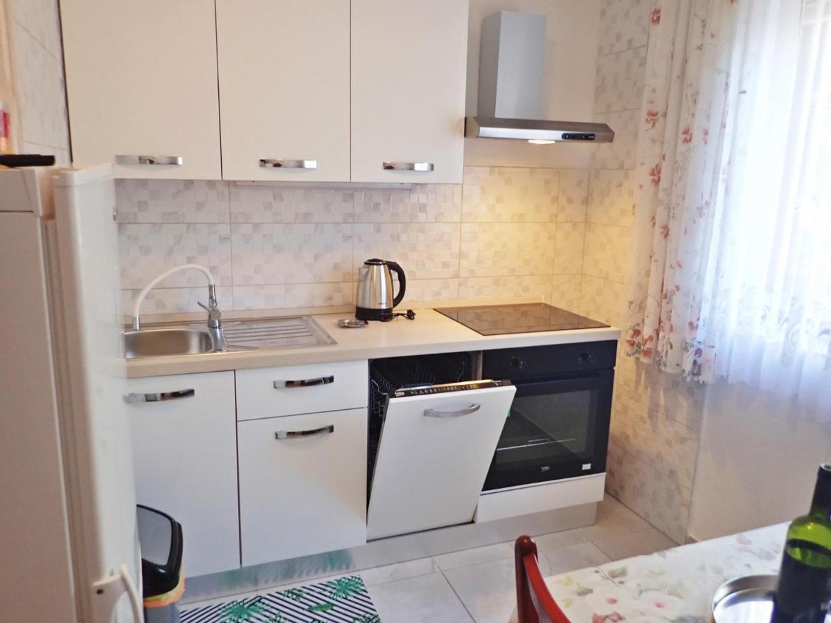 Apartmani Ivica & Boja Starigrad Paklenica Exterior foto