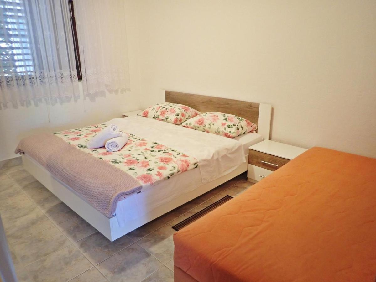Apartmani Ivica & Boja Starigrad Paklenica Exterior foto